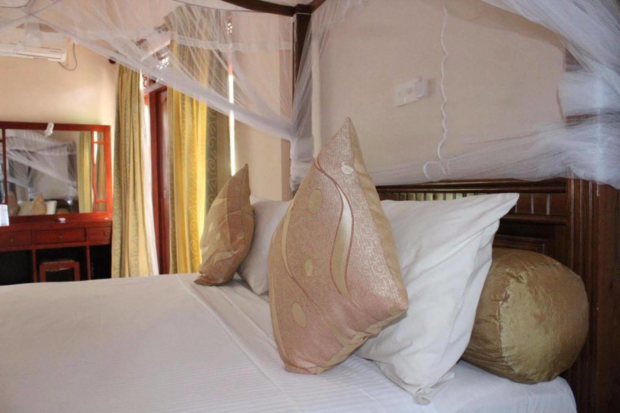Hotel Bentota Village Екстер'єр фото